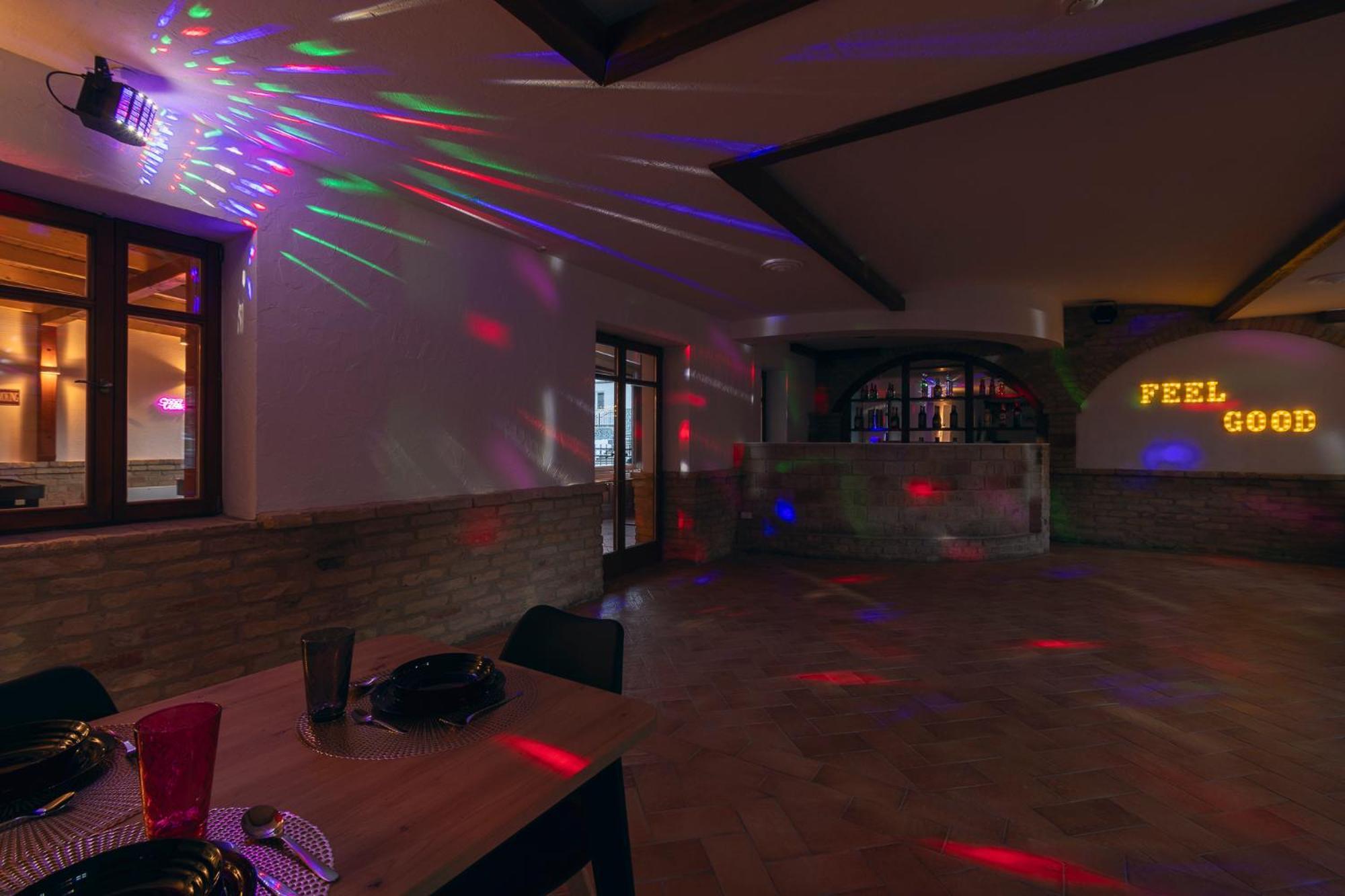 Hotel Feel Good House Notincs Exterior foto